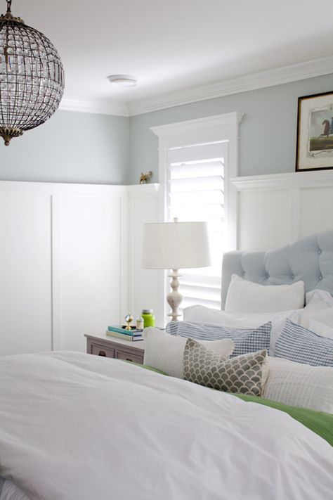 Light Room Design Ideas, Bedroom White Accent Wall, Batten Board Walls Bedroom Paint Colors, Light Pendant Bedroom, Light Blue Guest Room Ideas, Waines Coating Bedroom, Blue Walls Master Room, Feature Wall With Windows Bedroom, Bedroom Colors With Accent Wall