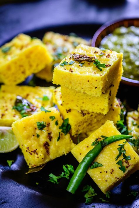 Gujarati Cuisine, Gujarati Snacks, Menu Sarapan Sehat, Dhokla Recipe, Tandoori Masala, Moong Dal, Food Lab, Indian Breakfast, Gujarati Recipes