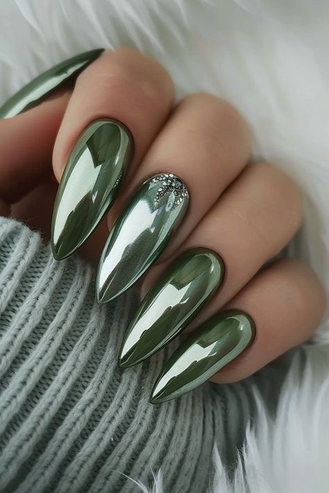 Sage Green And Silver Nails? Yas Queen! - Inbox 0 Chrome And Green Nails, Sage Bridesmaid Nails, Light Olive Green Nails, Silver And Green Nails, Sage Green Nail Polish, Green And Silver Nails, Sage Green Nail, Beige Nail Art, Beige Nail