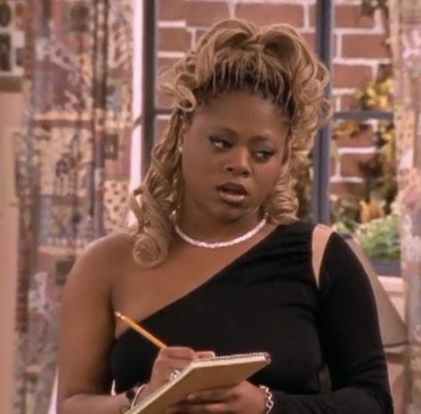 𝚋𝚋𝚢𝚖𝚞𝚑𝚟𝚊. on Twitter: "kim parker’s hairstyles: a thread https://t.co/wLT2hSh0RM" / Twitter Kim Parker Outfits, Countess Vaughn, The Parkers, Kim Parker, Black Sitcoms, 2000s Hairstyles, Parker Outfit, Vintage Black Glamour, Short Braids