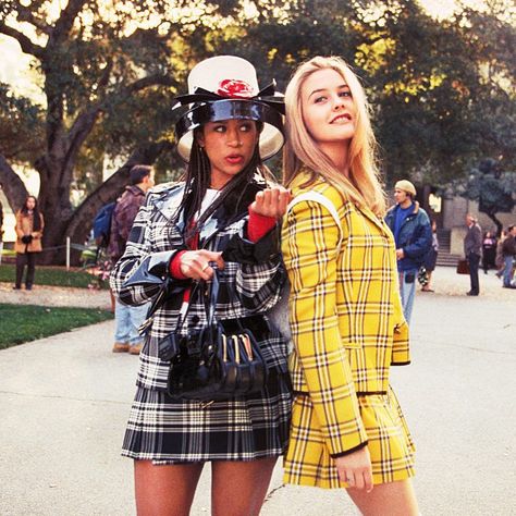 Don't hate us...but we reimagined who'd play Cher, Dionne, Josh and everyone in #Clueless on MarieClaire.com. WE KNOW: You can't replace #AliciaSilverstone but we tried! Hairstyles Long Bob, Cher And Dionne, Winter Hipster, Clueless Aesthetic, Stacey Dash, Cher Clueless, Clueless Fashion, Brittany Murphy, Cher Horowitz