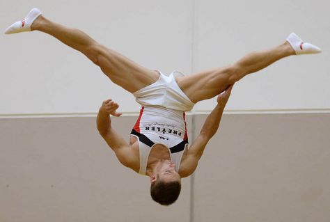 Gymnastics Reference, Male Gymnast Aesthetic, Gymnast Aesthetic, Olympic Gymnastics Aesthetic, Gymnast Reference Photo, Acrobatic Poses, Nile Wilson, Mens Gymnastics, Mens Leotard