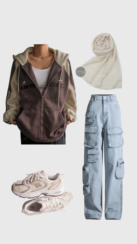 Styling light blue cargo jeans Blue Cargos, Blue Cargo Jeans, Jeans Styling, Cargo Outfit, Blue Jean Outfits, Cargo Jeans, Jean Outfits, Jeans Style, Blue Jeans