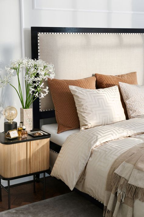 Hm Home, Marble Home, Vase With Lights, Marble Vase, Beige Marble, H&m Home, Velvet Cushions, Light Beige, Home Bedroom