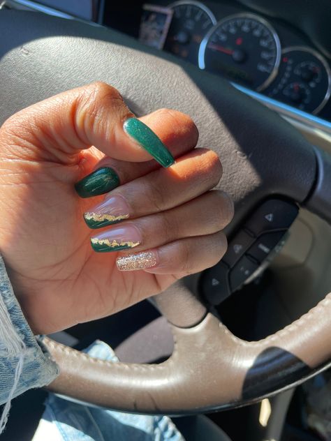 Classy Emerald Green Nails, Emerald Green And Gold Nails Acrylic Prom, Emerald Green Quince Court Outfits, Emerald Green Nails Acrylic Coffin With Gold, Dark Green Nails With Gold Design, Acrylic Nail Designs Emerald Green Gold, Royal Green Nails, Emerald Green Nails Coffin, Emerald Green Coffin Nails