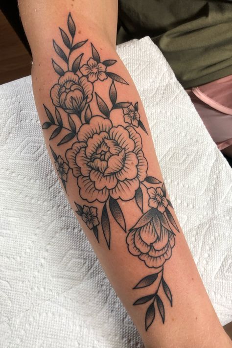 Traditional Flower Arm Tattoo, Traditional Rose Tattoo Sleeve, 50s Inspired Tattoos, Traditional Style Floral Tattoo, Above Knee Floral Tattoo, Old American Tattoos Traditional Styles, Traditional Tattoos Flower Sleeve, American Traditional Floral Sleeve, Traditional Floral Shoulder Tattoo