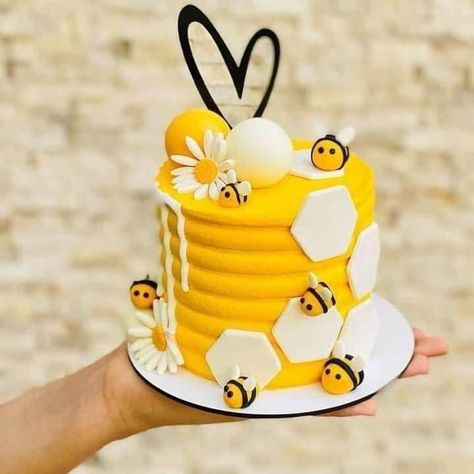 Bee Wedding Cake, Bee Birthday Cake, 1st Bday Cake, Fruit Birthday Party, Bumble Bee Birthday, Bee Birthday Party, Bee Cakes, Cupcake Cake Designs