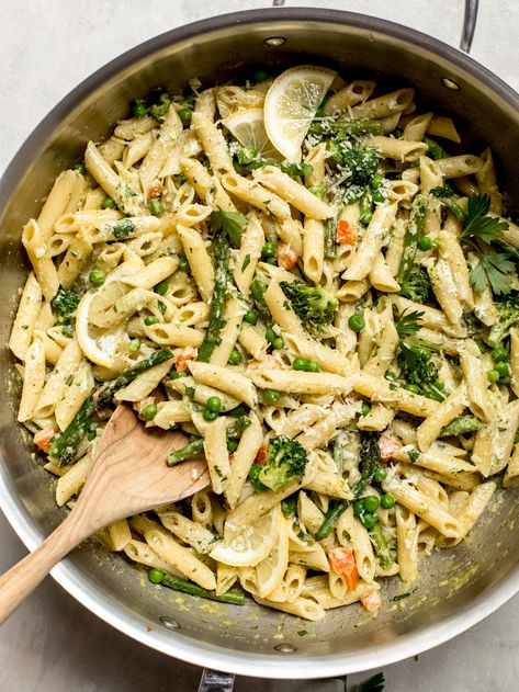 Pesto Pasta Primavera, Primavera Sauce, Penne Primavera, Shrimp Pasta Primavera, Healthy Hearty Meals, From Scratch Recipes, Pasta Primavera Recipe, Creamy Pesto Pasta, Spring Veggies