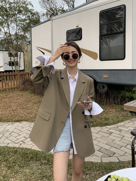 Spring Ootd Korea Korean Style, Blazer Outfits Korean, Japan Ootd Spring, Korea Spring Outfit, Korean Blazer Outfit, Spring Outfits Korea, Korean Outfits Ideas, Blazer Korean Style, Korean Blazer