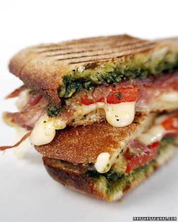 Prosciutto and Pesto Panini Recipe Pesto Panini, Panini Recipes, Grilled Sandwich, Think Food, Light Dinner, Tapenade, Soup And Sandwich, Finger Food, I Love Food