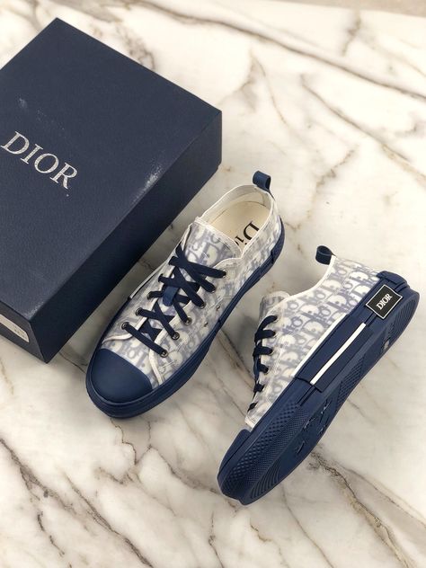 Chanel Tennis Shoes, Luxury Sneakers Men, Chanel Men, Pointy Shoes, Tennis Shoes Outfit, Dior Sneakers, Men Dior, Fashion Shoes Sneakers, Oxford Shoes Men