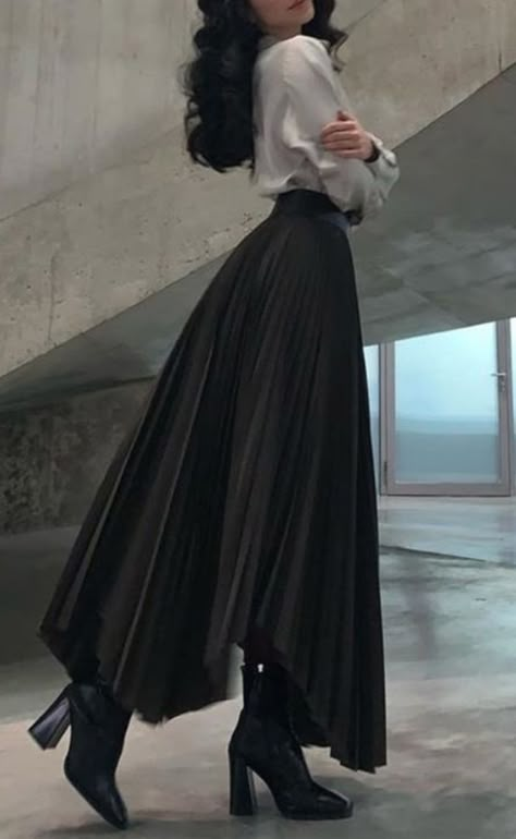 Gaun Koktail, Old Fashion Dresses, Modest Fashion Outfits, 가을 패션, Looks Vintage, Rock Style, Modest Outfits, Modest Fashion, Classy Outfits