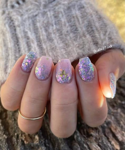 Glitter Bright Nails, Spring Hard Gel Nails, Dip Powder Sparkle Nails, Acrylic Nail Painting Ideas, Dip Nail Designs Spring, Spring Nails Sparkle, Cute Short Dip Nails, Spring Nails With Glitter, Summer Nails Glitter