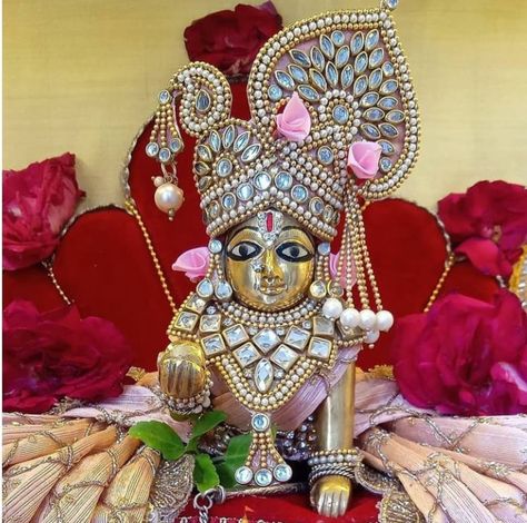 Krishna Mukut Design, Laddu Gopal Jewellery, Krishna Shringar, Ganesh Chaturthi Decoration, Thali Decoration Ideas, Rakhi Making, Janmashtami Decoration, Radhe Krishna Wallpapers, Bal Gopal