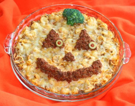 Mac-O'-Lantern Halloween Party Food Ideas, Halloween Party Food, Halloween Foods, Spooky Food, Party Food Ideas, Halloween Dinner, Halloween Food For Party, Halloween Food, Mac N Cheese