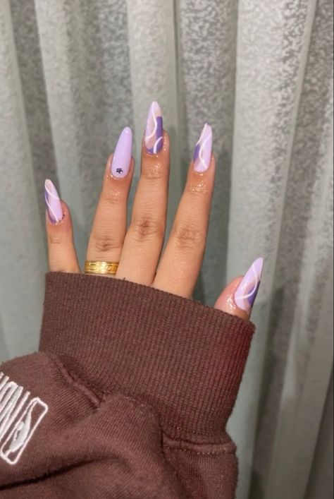 Purple Simple Nails Acrylic, Swirly Nail Designs Purple, Fun Lavender Nails, Dark And Light Purple Nails, Purple Wavy Nails, Summer Acrylic Nails Purple, Pastel Purple Nails Aesthetic, Light Purple Nails Almond, Purple Nails Designs Summer