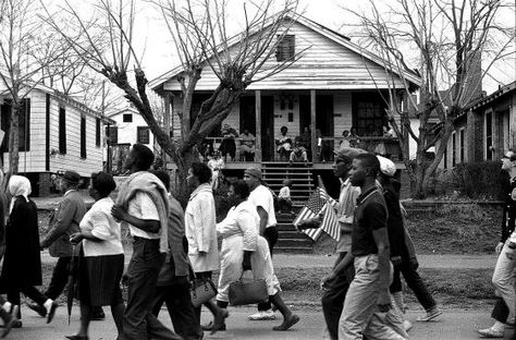 January 16, 2015 - April 19, 2015 at the New-York Historical Society | Freedom Journey 1965: Photographs of the Selma to Montgomery March by Stephen Somerstein. Selma March, Penn Station, Sisters Of Mercy, Civil Rights Leaders, Picture Editor, Civil Rights Movement, Train Tracks, Iconic Photos, King Jr