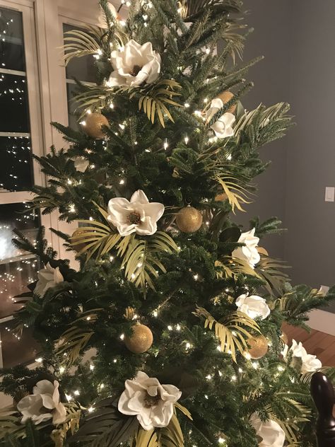 Magnolia Christmas Magnolia Theme Christmas Tree, Christmas Decor With Magnolia Leaves, Flowers On Christmas Tree, Christmas Tree With Magnolias, Magnolia Blooms On The Christmas Tree, Magnolia Christmas Tree, Magnolia Ornaments, Magnolia Leaves Christmas, Magnolia Christmas Decor