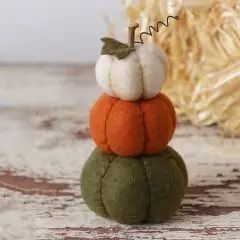 Farmhouse & Rustic Fall Decor | Antique Farmhouse Pumpkin Stack, Pumpkin Fabric, Pumpkin Varieties, Felt Pumpkins, Holly Branch, Diy Christmas Gifts Cheap, Primitive Fall, Autumn Display, Rustic Fall Decor