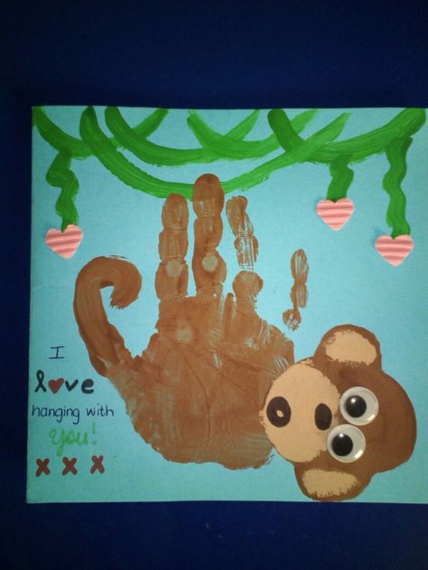 Father's day card craft preshool kindergarten handprint monkey cute Handprint Monkey, Diy Fathers Day Cards, Fathers Day Crafts For Kids, Baby Valentines Gifts, Jungle Crafts, Monkey Cute, Diy Fathers Day, Diy Father's Day Crafts, Grandparents Day Crafts