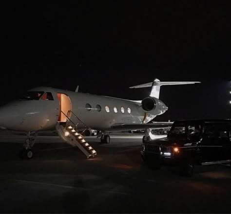 Jets Privés De Luxe, Jet Privé, Rich Girl Lifestyle, Rich Lifestyle, Luxury Lifestyle Dreams, Luxury Aesthetic, Future Lifestyle, Rich Life, Dream Lifestyle