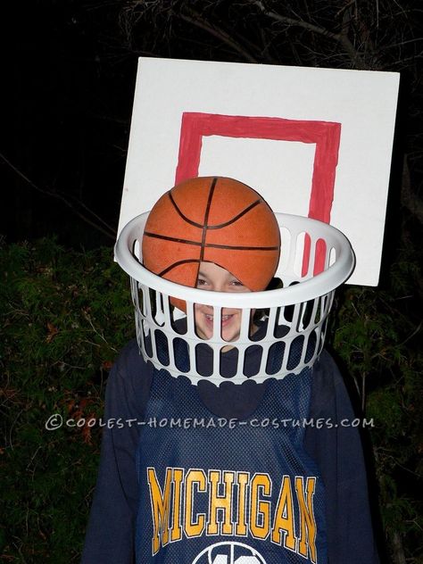 Cut out the bottom of a round laundry basket, cut a piece of cardboard to use as a back board(connect the back board to the laundry basket with wire). Pain Basketball Costume, Ball Costume, Cheap Halloween Costumes, Halloween Things, Homemade Costume, Capri Sun, Homemade Costumes, Sports Birthday, Last Minute Halloween Costumes