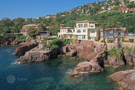 Théoule-sur-Mer — Waterfront property. Total area 468 m², 9 bedrooms. Buy Detached house in Theoule-sur-Mer, France for 8,440,000 €. See more details about listing #1437659 on Tranio.com. South Of France Villa, Villa France, Antibes France, Waterfront Property, Conde Nast Traveler, Holiday Villa, The South Of France, Cote D’azur, Island Beach