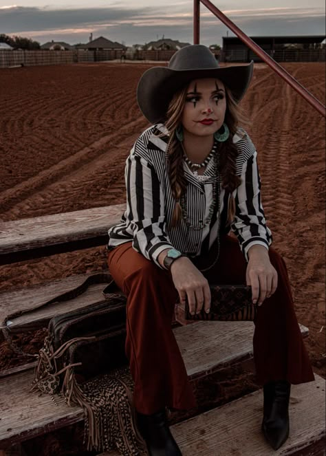 Cowgirl Clown Costume, Western Halloween Costumes Women, Diy Rodeo Clown Costume, Western Halloween Photoshoot, Female Rodeo Clown, Cowboy Killer Costume Ideas, Cowboy Clown Costume, Skeleton Cowgirl Costume, Rodeo Clown Outfit