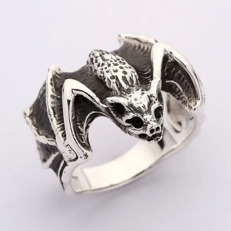 Vampire Ring, Modeling Jewelry, Alternative Accessories, Biker Rings Mens, Wings Ring, Bat Ring, Face Dimensions, Animal Ring, Biker Jewelry