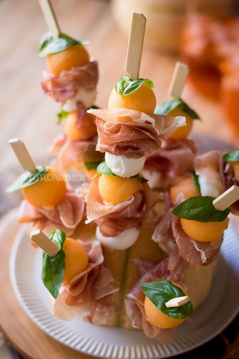 Melon And Proscuitto, Prociutto Appetizers, Melon Skewers, Prosciutto Skewers, Melon And Prosciutto, Prosciutto Appetizer, Mozzarella Bites, Prosciutto Melon, Cantaloupe Recipes