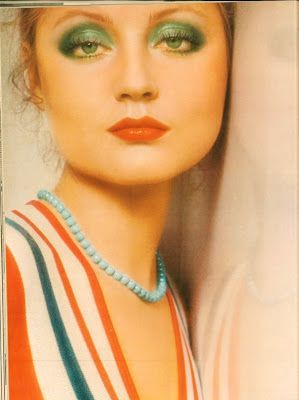 Pretty '70s makeup on Ingrid Boulting. Love that emerald green with her eye color 70's Makeup, 70s Make Up, 1970's Makeup, 70s Hair And Makeup, Period Makeup, Ingrid Boulting, 1970s Makeup, Disco Makeup, 1970s Hairstyles