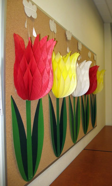 Giant paper tulips Board Decoration, Paper Flowers Craft, Giant Paper Flowers, Class Decoration, Giant Flowers, Paper Flower Tutorial, Art N Craft, Paper Flowers Diy, School Decorations