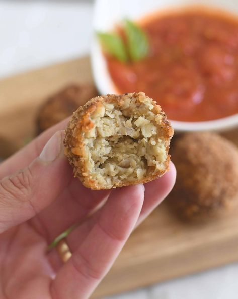 Cooking with Manuela: Italian Eggplant Balls - Polpette di Melanzane Eggplant Balls Recipes, Eggplant Patties, Eggplant Balls, Egg Plants, Fried Balls, Italian Eggplant, Humble Kitchen, Eggplant Meatballs, Eggplant Fries