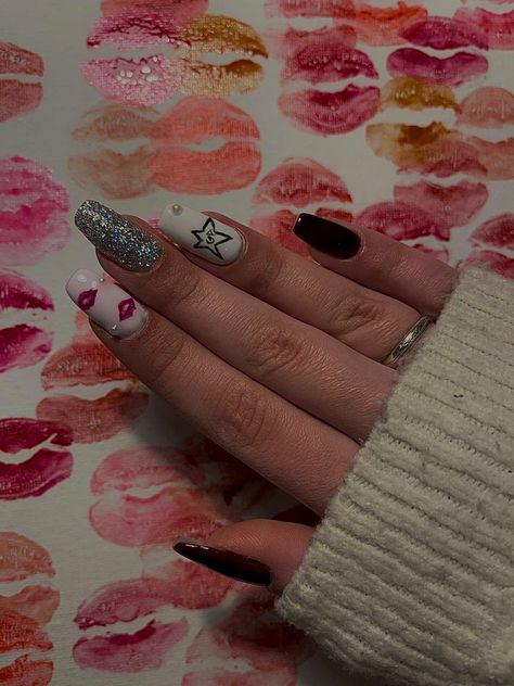 Glitter Taylor Swift, Mirrorball Nails, Taylor Swift Nails Inspired, Nails Taylor Swift, Taylor Swift Mirrorball, Taylor Swift Nails, Nails Inspired, Glitter Stars, Almond Nails