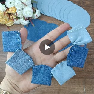 Jeans Crafts Ideas, Denim Flowers Diy How To Make, Old Jeans Diy, Jeans Crafts, Blue Jeans Crafts, Denim Flowers, Jean Crafts, Old Jeans, Flower Ideas