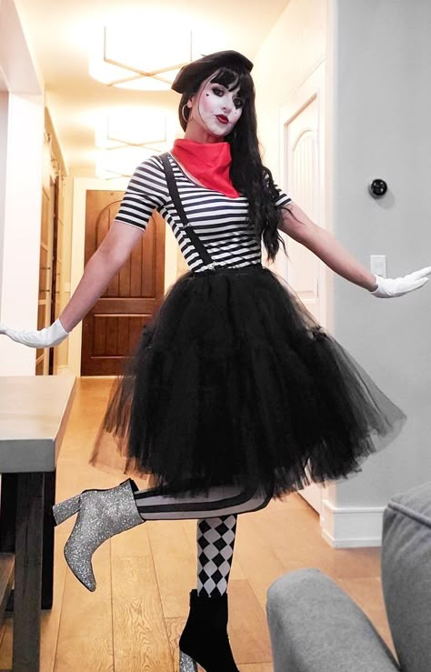 Woman Costume Ideas Diy, Womens Mime Costume, Creepy Mime Costume, Mime Outfits Costume Ideas, Harlequin Costume Women, Diy Mime Costume For Women, Diy Cute Clown Costume, Harlequin Costume Diy, Female Mime Costume