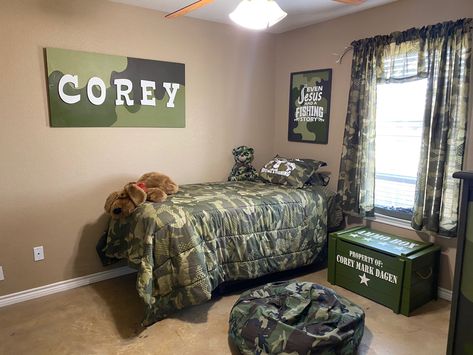 Camouflage bedroom Camo Boys Room, Army Themed Bedroom, Camouflage Bedroom Ideas, Camo Bedroom Ideas For Boys, Camo Room Ideas For Boys, Military Bedroom Ideas, Camo Kids Room, Hunting Boys Room, Camo Bedroom Ideas