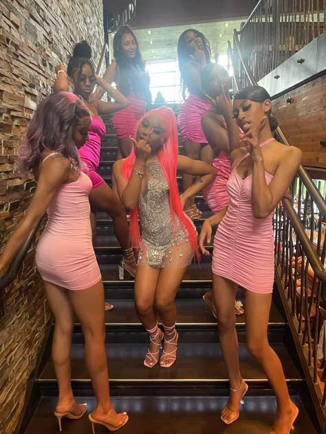 Pink Dinner Party, Pink Birthday Dress, Birthday Dinner Outfit, Pink Dinner, Sweet 16 Outfits, 16th Birthday Outfit, Matching Outfits Best Friend, Squad Outfits, Birthday Fits