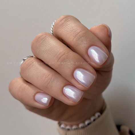 25 Glazed Donut Nails You'll Want to Try Opal Nails, Pearl Nails, Beauty Inspo, Nail Forms, Dip Powder Nails, Dipped Nails, Nailed It, Minimalist Nails, Chrome Nails