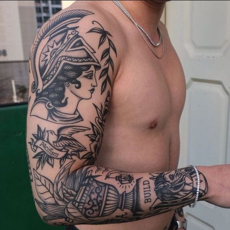 Traditional Tattoo Arm, Traditional Back Tattoo, Traditional Tattoo Man, Pop Culture Tattoos, Traditional Heart Tattoos, Marine Tattoo, Tattoos 2024, Traditional Black Tattoo, Culture Tattoos