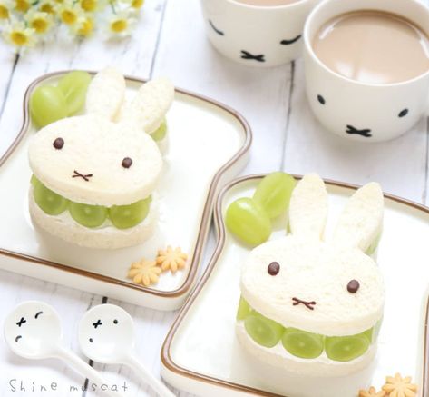 Grape Dessert, Easter Party Food, Cute Baking, Creative Desserts, Cute Snacks, Lunch Box Recipes, A Bunny, Kawaii Food, Cute Desserts