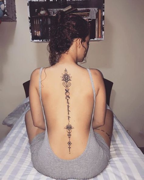 20+ Of The Best Spine Tattoo Ideas Ever #tattoo #tattoosideas #tattooart #coupletattoos Tato Geisha, Kristina Webb, Tato Minimal, Celestial Elements, Tato Henna, Inspiration Tattoos, Spine Tattoos For Women, Disney Tattoo, Tattoo Girls