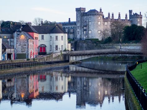 Panoramic Ireland's new guide to Kilkenny is published on the site and downloadable by PDF #ireland #kilkenny #travelguide #rivernore #travel #panoramicireland Ireland Girl, Ireland People, Backpacking Ireland, Ireland Culture, Kilkenny Castle, Ireland Weather, Ireland Hotels, Ireland Beach, Irish Travellers