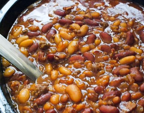 Best Ever Crock Pot Cowboy Beans Baked Beans With Hamburger, Beans Crockpot, Bean Salad Recipes Easy, Sour Cream Chicken Enchilada Recipe, Beans Recipe Crockpot, Cowboy Baked Beans, Summer Barbecue Food, Cookout Dishes, Family Reunion Food