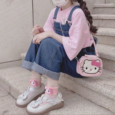 Pastel Oversized Outfits, Simple Kidcore Outfits, Kawaii Overalls Outfit, Kawaii Clothes Summer, Bubblegumcore Aesthetic Outfits, Kawaii Outfits With Jeans, Pastelcore Outfits, Pastel Clothing Aesthetic, Kawaii Jumpsuit