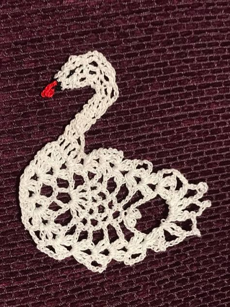 Swan Crochet, Crochet Swan, Crochet Music, Crochet Shapes, Indian Literature, Easter Ornaments, What Is A Bird, 3d Animals, Chain Loop