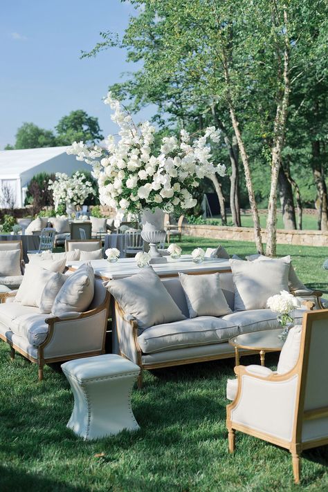 Farm Wedding Cocktail Hour, Wedding Reception Lounge Seating, Cocktail Hour Wedding Set Up, Wedding Cocktail Hour Seating, Lounge Seating Ideas, Outdoor Cocktail Wedding, Wedding Seating Area, Wedding Cocktail Hour Decor, Outdoor Wedding Cocktail Hour