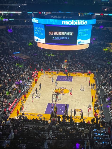 Nba Stadium, Basketball Stadium, Nba Arena Aesthetic, Nyc Basketball Court Aesthetic, Nba Basketball Court, Lakers Stadium, Sports Arena, Future Goals, Basketball Games