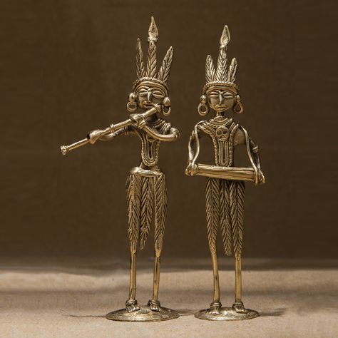 The musician couple ... Beautifully captured in an ancient craft form. Featuring a new range of beautifully handcrafted Dhokra metal craft curios and artifacts. Explore more at www.theindiacrafthouse.com. Promote craft. Support the artisan. Kitchen Lithography, Musician Couple, Dokra Art, Dhokra Art, India Crafts, Aboriginal Dot Art, Plastic Bottle Art, Metal Craft, Indian Folk Art