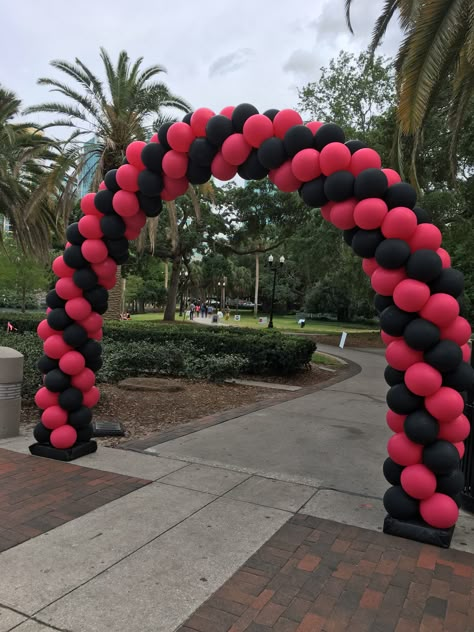 Ballon Gate Decoration, Creative Photobooth, Balloon Gate, Cartoon Zoo Animals, Balloon Graduation, Column Decoration, Surprise Birthday Decorations, Romantic Room Decoration, Grand Opening Party